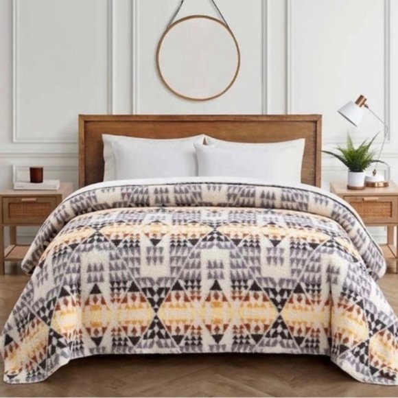 Pendleton Arrow Point Gray Sherpa Fleece Blanket King Size New